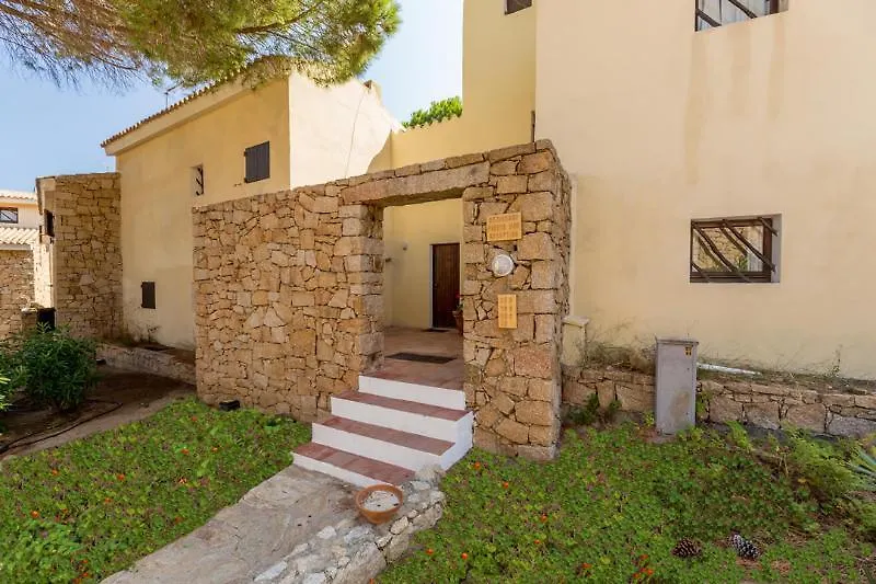 Residence Pineta Uno Baja Sardinia 0*,  Ιταλία